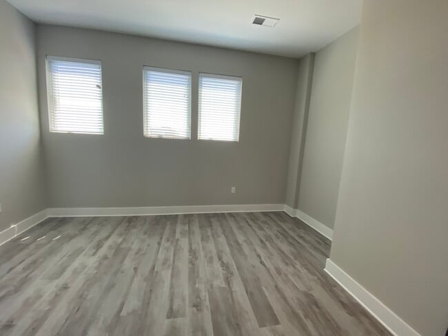 Interior Photo - ONE501