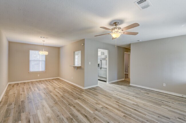 Building Photo - 10559 Royal Andrews Dr