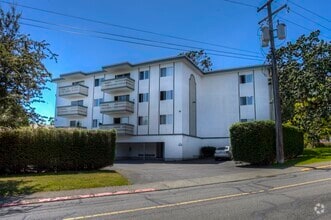 Building Photo - Diamond Head Apartments