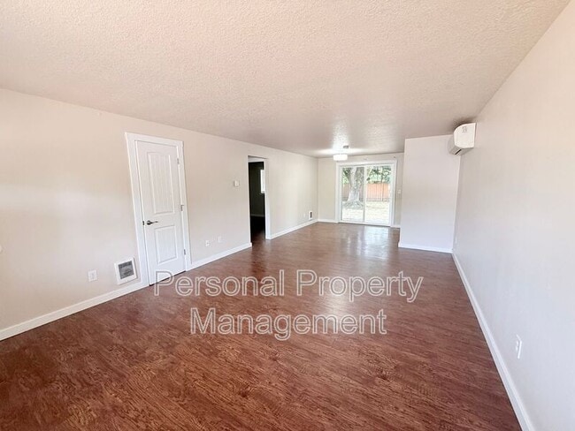 Building Photo - 1803 SE Blairmont Dr
