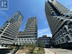 Building Photo - 20 Inn On The Pk Dr