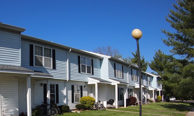 Meadow Ridge II - 612 E Campus Drive - Meadow Ridge Townhomes