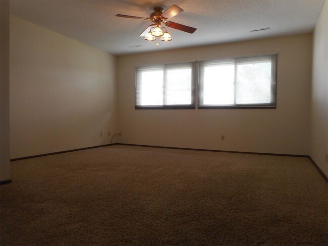 Foto del edificio - 4881 Tama St