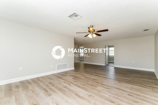 Building Photo - 3 Bedroom Pet-Friendly Home in PORT RICHEY, FL with Main Street Renewal