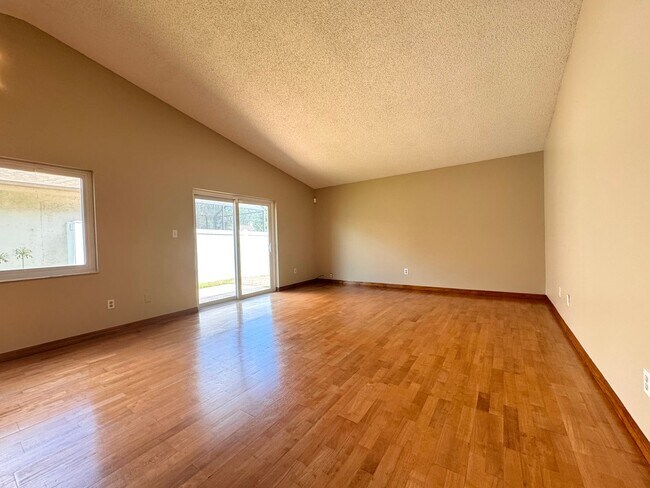 Building Photo - 3 Bedroom Home in Altamonte Springs!