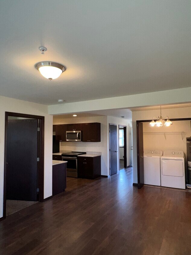 Primary Photo - 2041 Andress Ln
