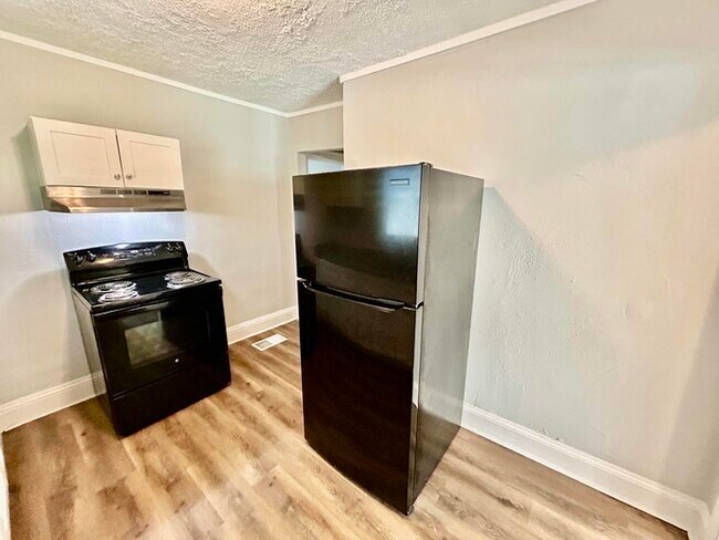 Foto del edificio - 29 Chappell Rd NW