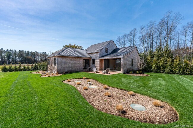 Foto del edificio - 3375 Indian Neck Ln