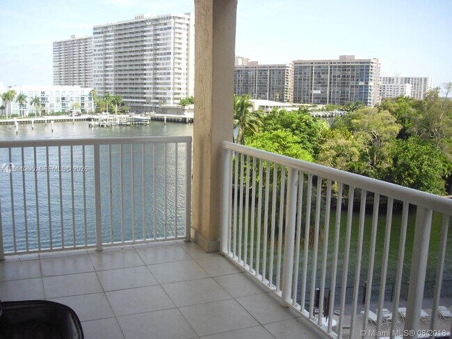 Building Photo - 121 Golden Isles Dr