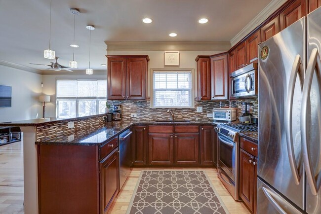 Building Photo - 3693 Lambert Ln