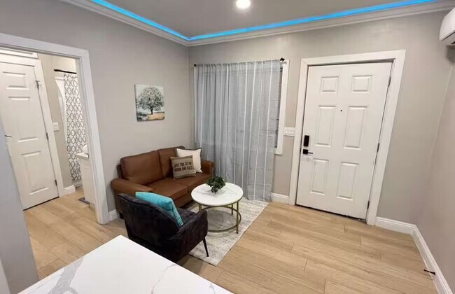 Foto del edificio - 8354 Adams St