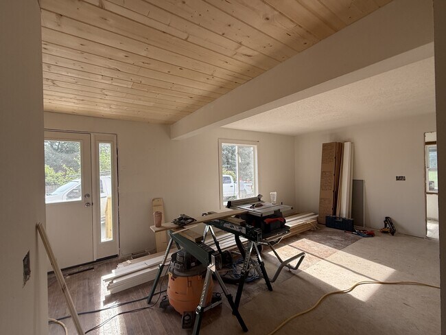 Building Photo - 5301 Urbandale Ave