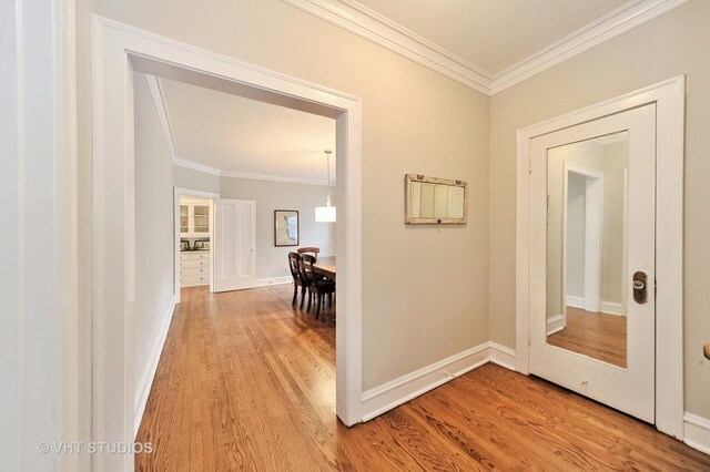 Foto del edificio - 3851 N Kildare Ave