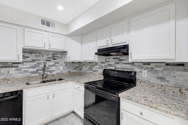 Building Photo - 7807 E Rovey Ave