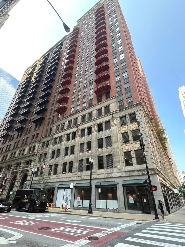 Building Photo - 208 W Washington St