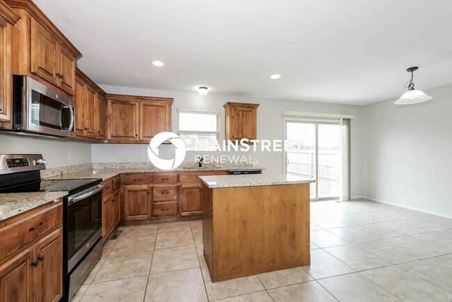 Foto del edificio - 4 Bedroom Pet-Friendly Home in Raymore, MO...