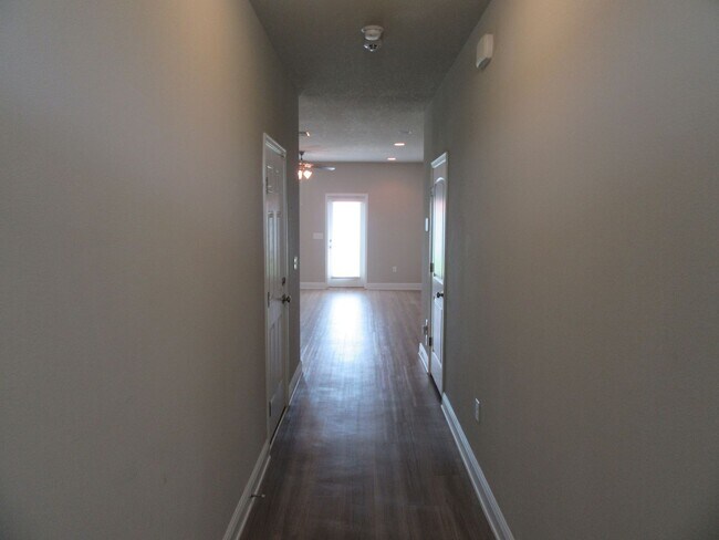 Building Photo - --