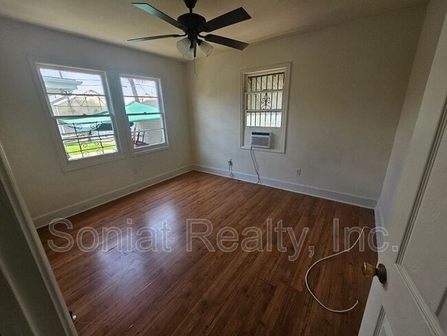 Building Photo - 3506 Live Oak St
