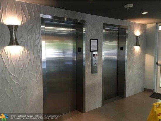 Foto del edificio - 3250 NE 28th St