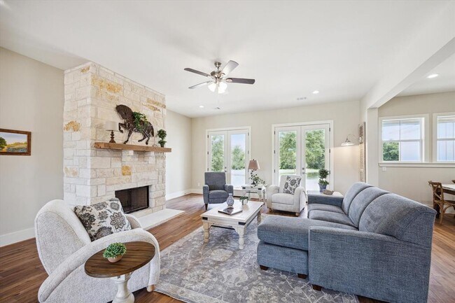 Foto del edificio - 154 Woodland Mdws Ln