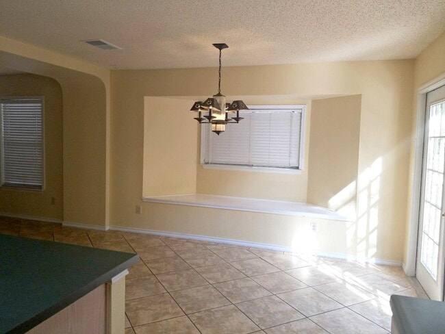 Building Photo - 12019 Vintage Point