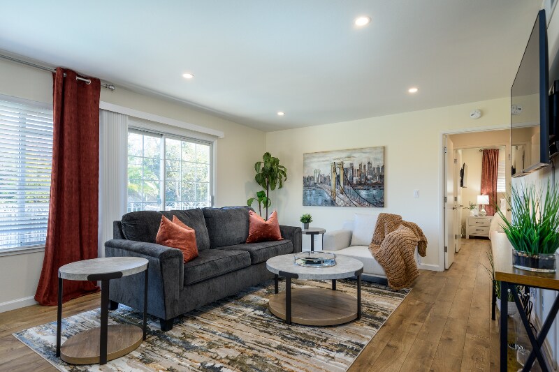 Foto principal - 3567 Farm Hill Blvd