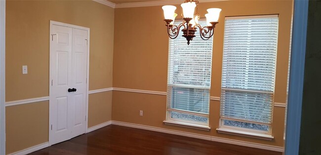 Building Photo - 1528 Timber Edge Dr