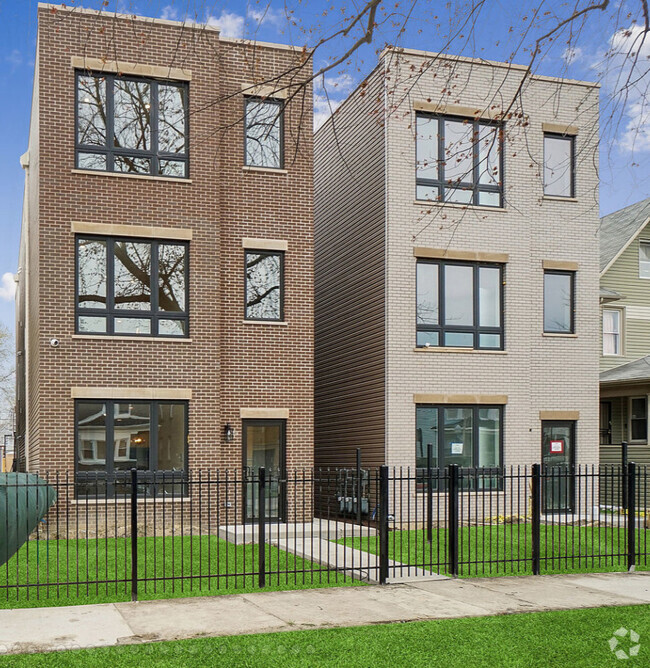 Building Photo - 628 N Long Ave