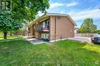 Building Photo - 2344-2344 Queensway Dr