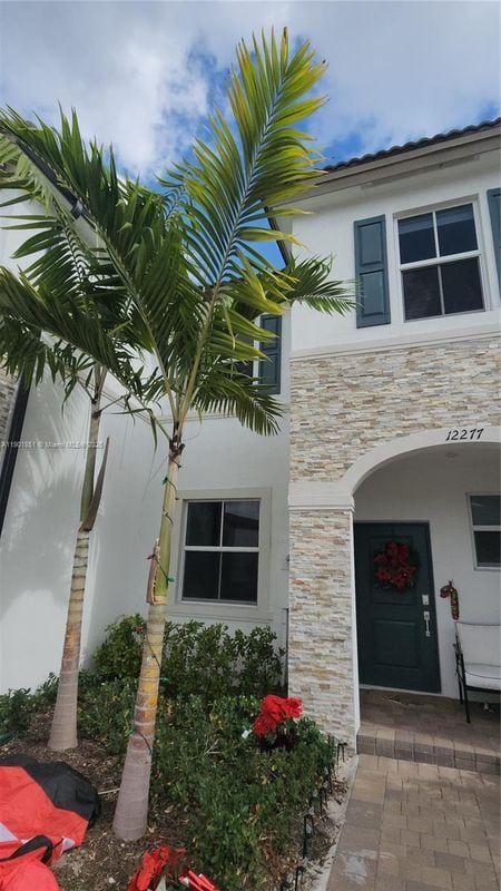 Foto del edificio - 12277 NW 24th Pl