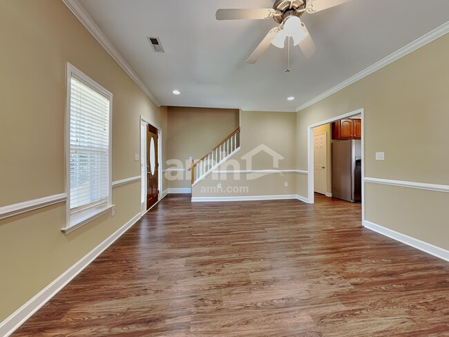 Building Photo - 3150 Glenshire Dr