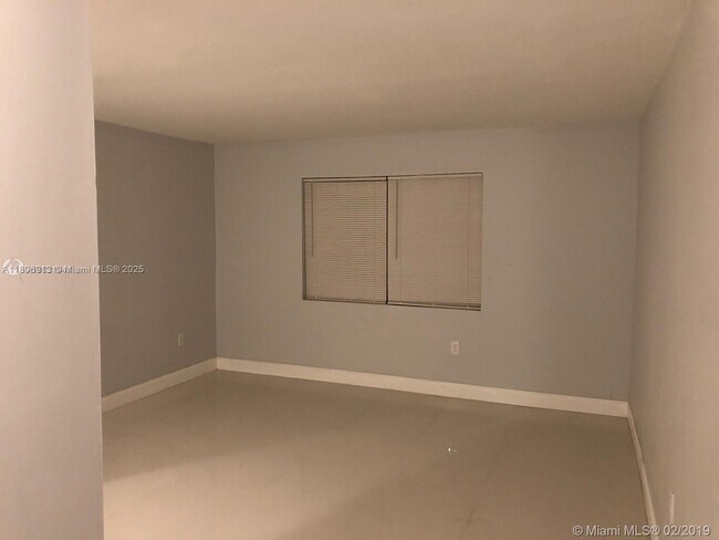 Foto del edificio - 1479 NW 16th St