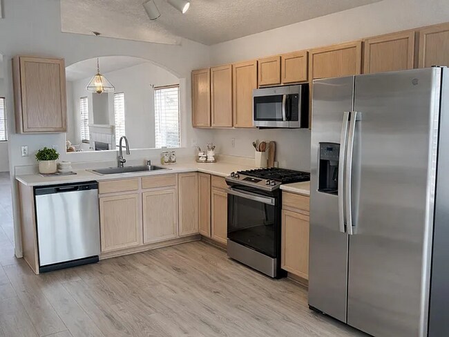 Foto del edificio - 5908 Taurus Ave NW