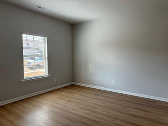 Building Photo - Coming Soon!!