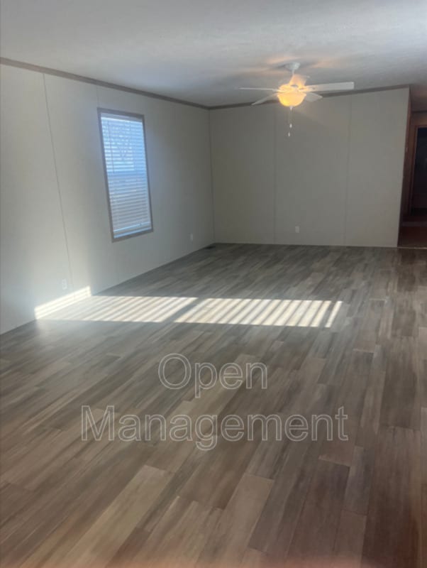 Building Photo - 825 1st Ave E