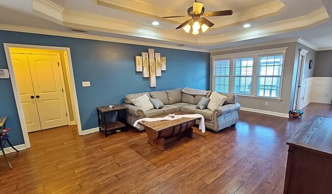 Building Photo - Charming 3-Bedroom Home with Lake Views and Modern Amenities in Hahira, GA