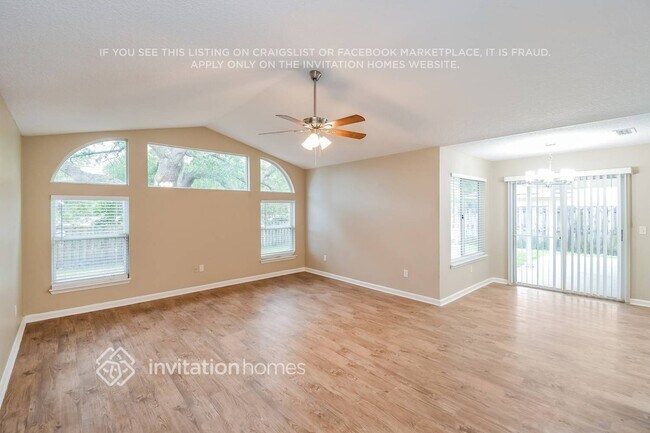 Foto del edificio - 12541 Ayrshire St E