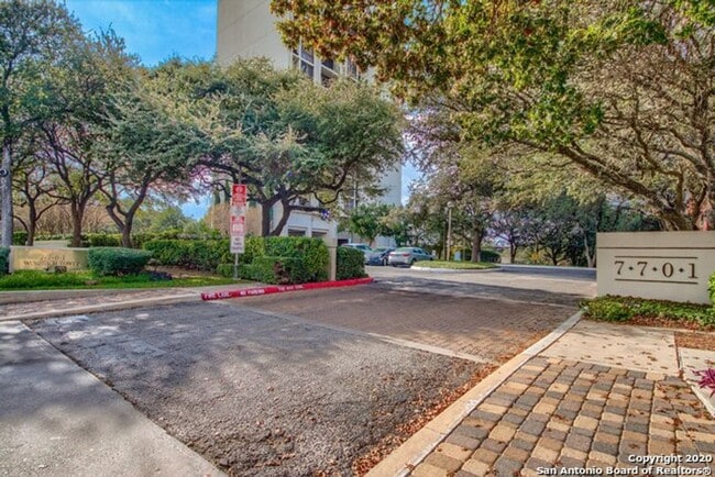 Building Photo - ** Pending Application**AMAZING STUDIO APA...