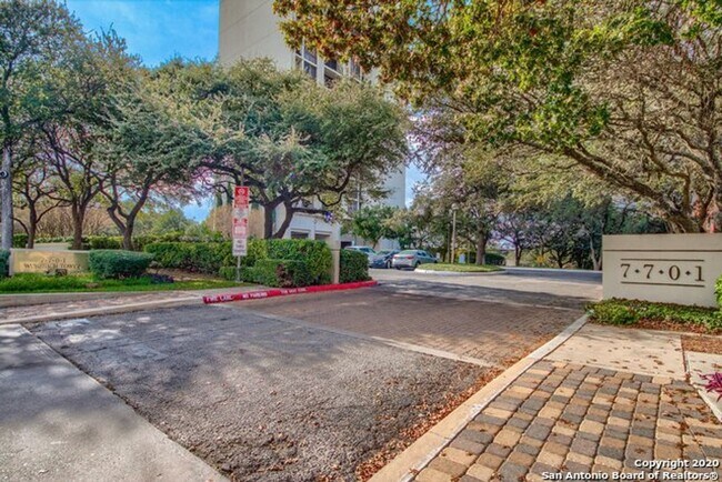 Foto del edificio - AMAZING STUDIO APARTMENT Near Medical Cent...