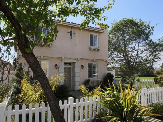 Building Photo - Beautiful 3-Bedroom, 2-Bath Home in Arborw...