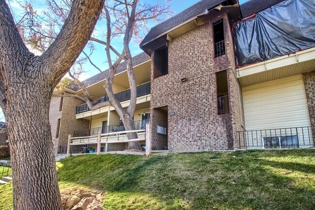 Foto del edificio - 4639 S Lowell Blvd