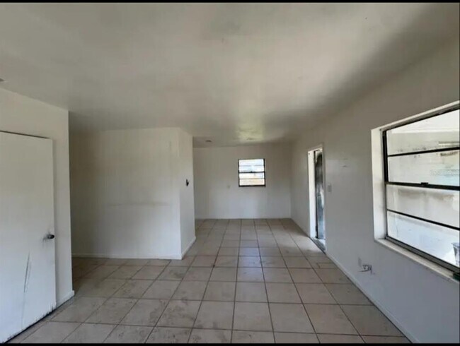Foto del edificio - 1060 W Tee Cir