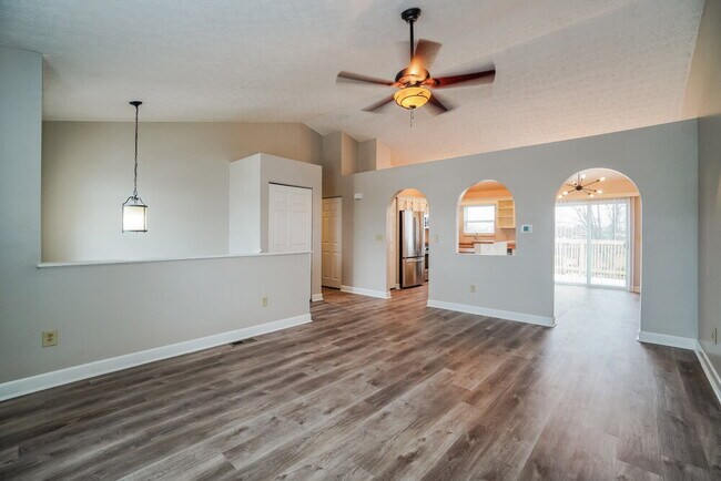 Building Photo - 5764 Tampico Dr