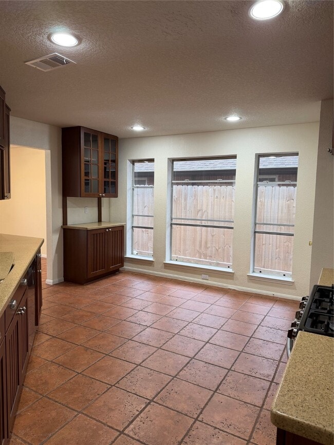 Foto del edificio - 2314 Clear Ridge Dr