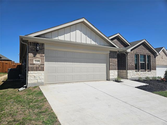 Building Photo - 2109 Gustavus Dr