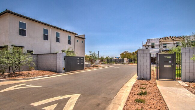 Building Photo - 4362 E Berkeley Rd
