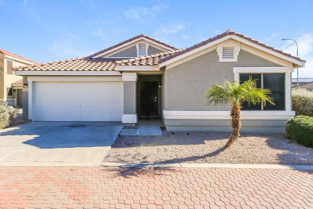 Primary Photo - 2468 E Palm Beach Dr
