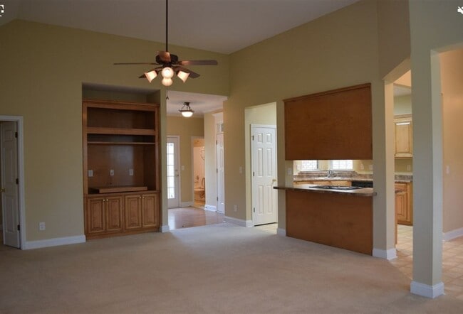 Building Photo - 203 Lancaster Ln