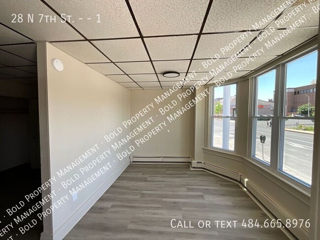 Foto del edificio - 28 N 7th St