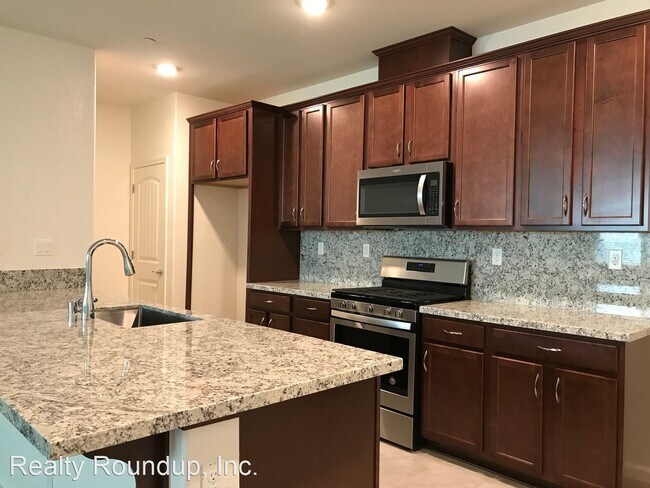 Foto del edificio - 3 br, 2.5 bath House - 2541 Natomas Crossi...